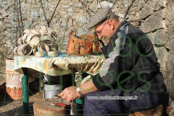  Artisanat rural, la fabrication des Colliers de brebis